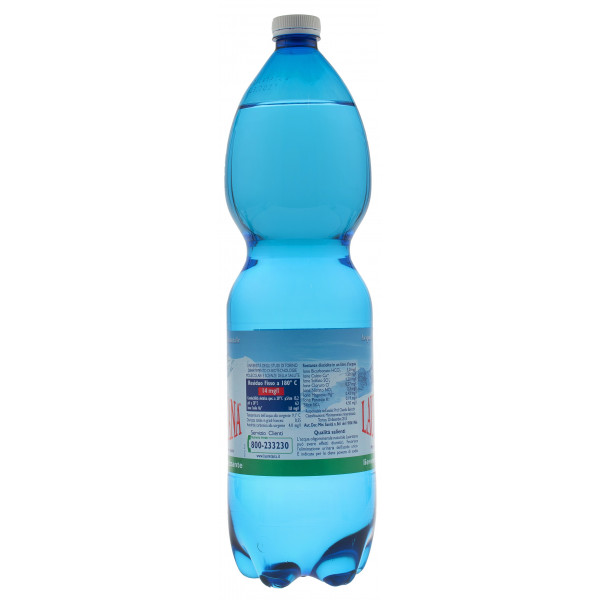 Купить Купить Минеральная вода природная слабо газированная Lauretana Naturale 1,5л пэт